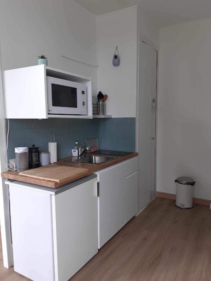 Apartment 400m De La